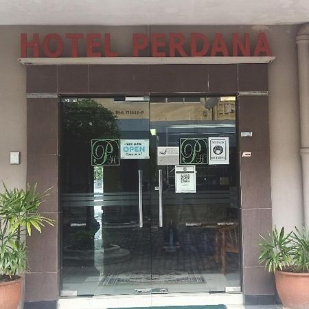 Oyo 90411 Perdana Hotel Лабуан Экстерьер фото